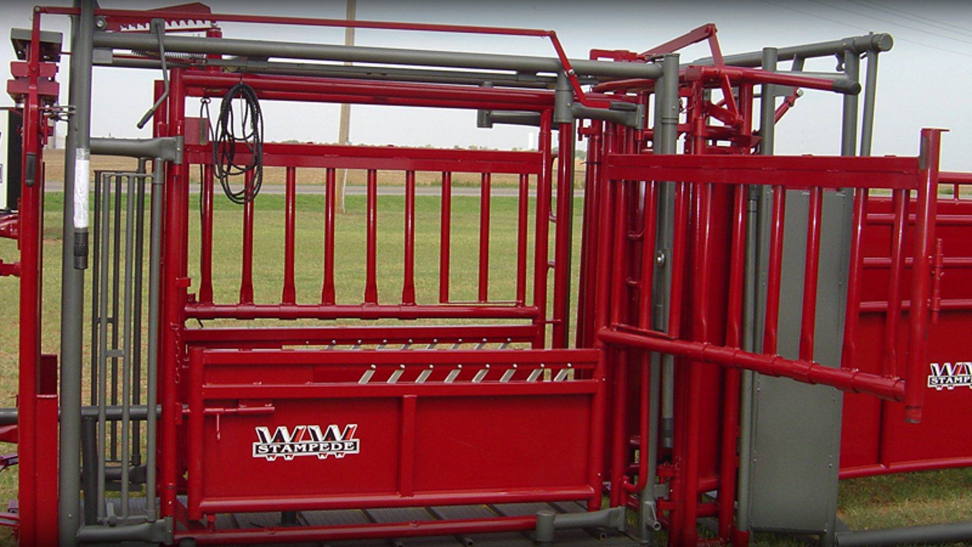 WW Stampede Cattle Chute TriL Manufacturing