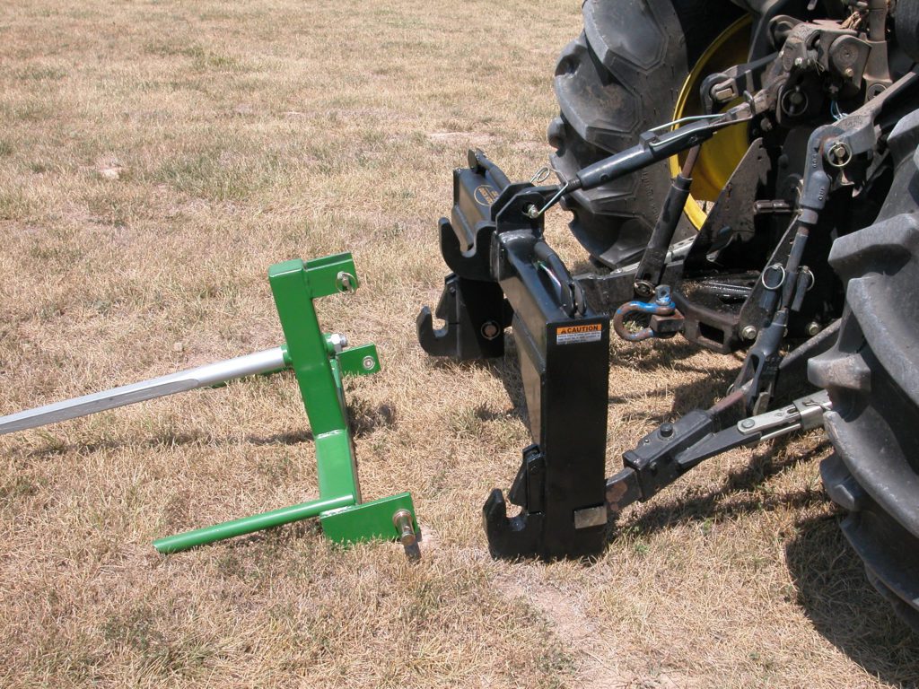 Quick Hitch Adapter and disconnected single bale hay spear
